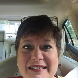 Meet your Posher, Lindy